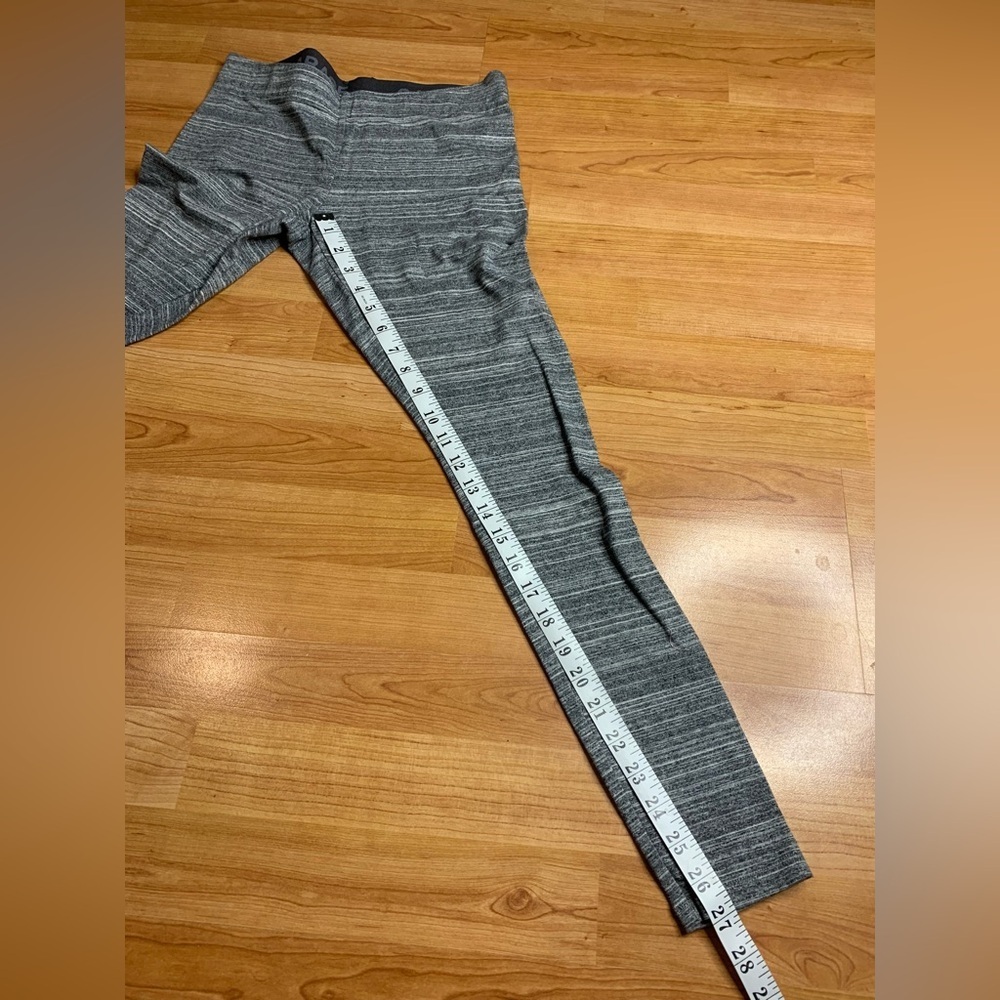 💜 Garage Grey Space Dye Mid-Rise Leggings - Size M - Picture 6 of 8